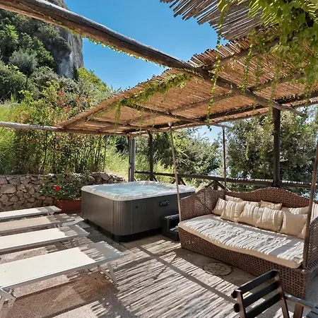 Luxury Seaview Con Jacuzzi * 康加德马里尼